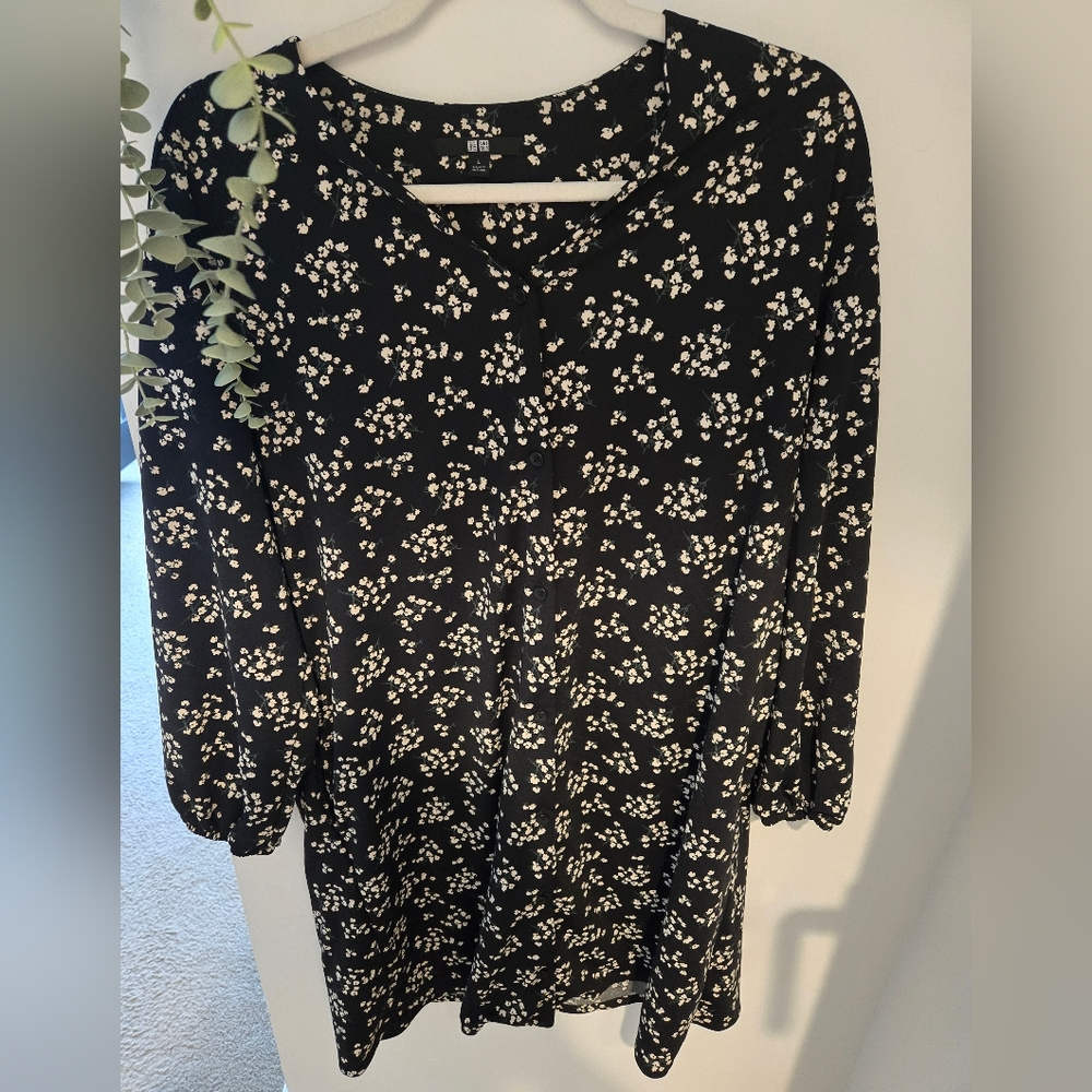Uniqlo Black and White Floral Long Sleeve Dress